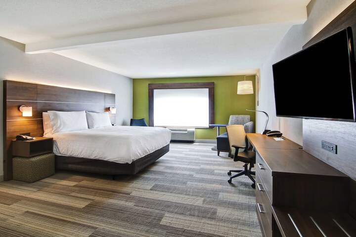 Room 8 of 63
