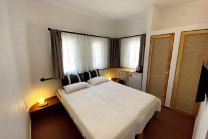 Room 5 of 85