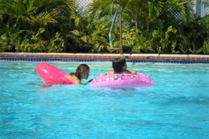 Pool 25 of 29