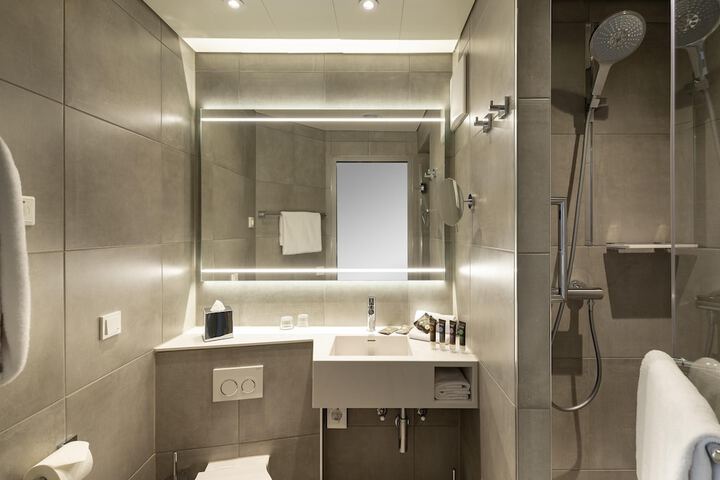 Clean Restrooms