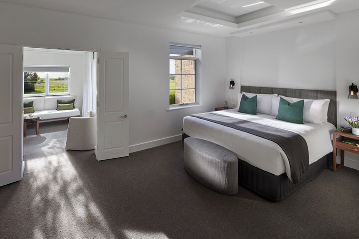Room 4 of 39