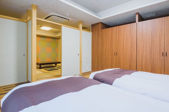 Room 10 of 49
