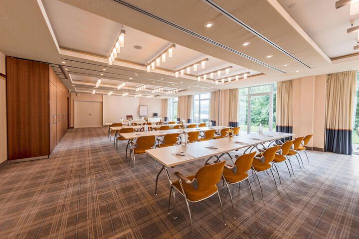 Business Center 135 of 153