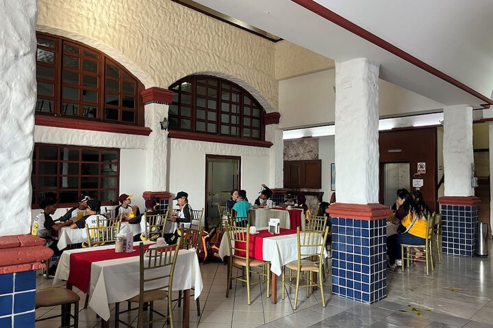 Dining 36 of 70