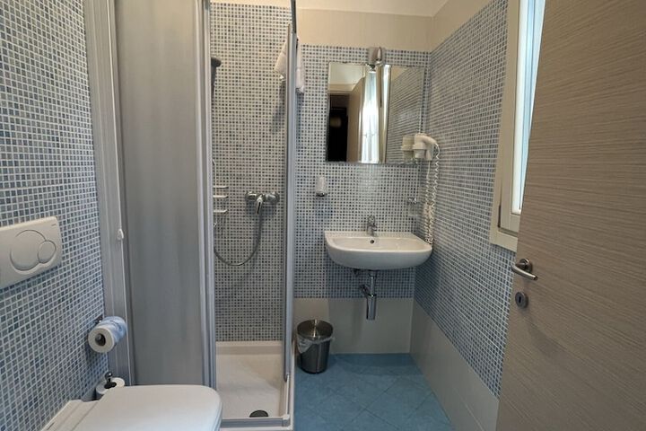 Room 14 of 70
