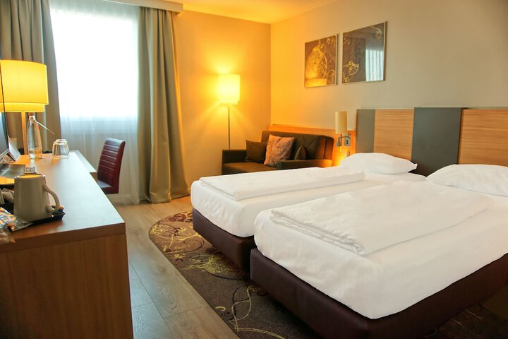 Room 25 of 81