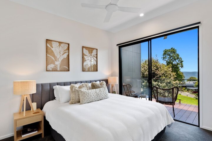 Room 2 of 52