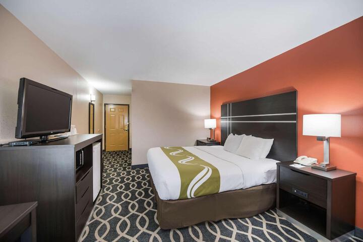 1 King Bed (9 of 14)