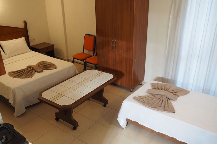 Room 13 of 85