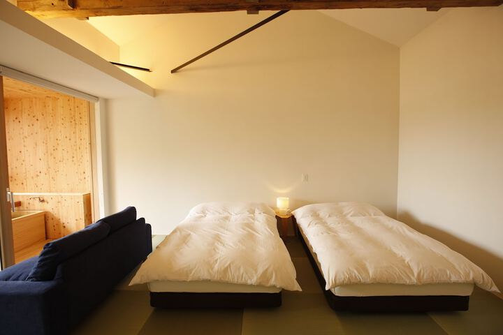 Room 14 of 83