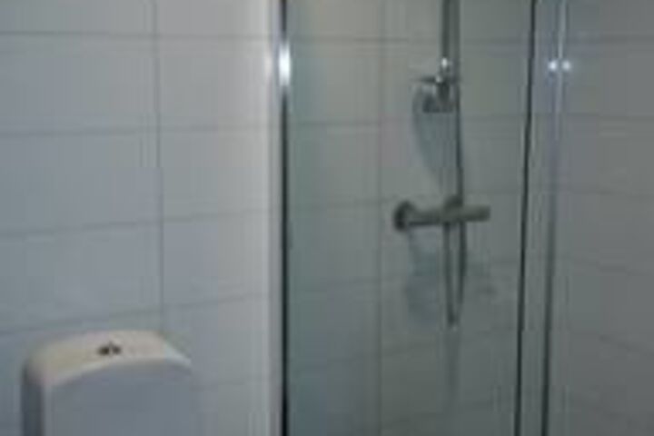 Room 2 of 6