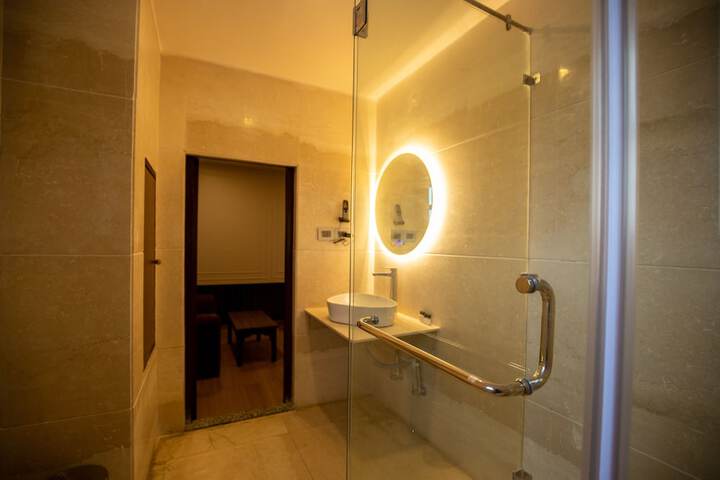 Room 28 of 58