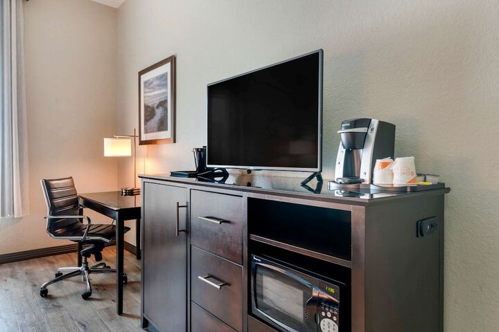 2 Double Beds Accessible (2 of 7)