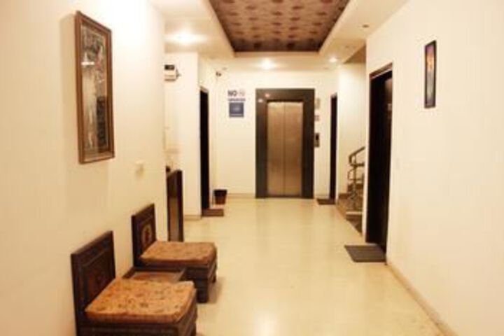 Ballroom/Hall 14 of 16