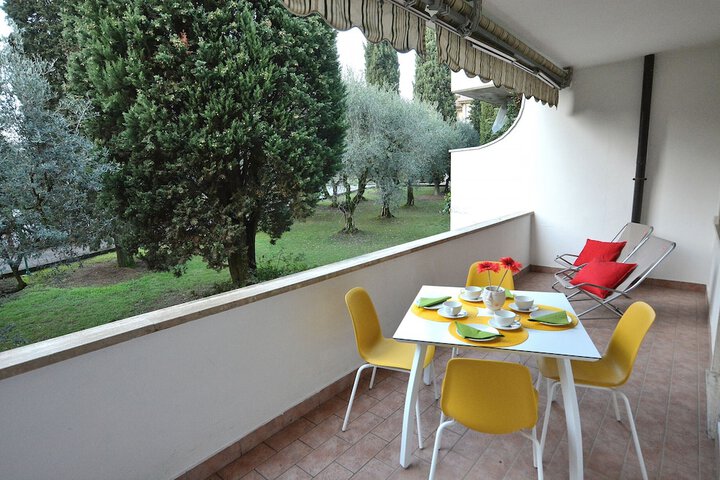 Terrace/Patio 9 of 16