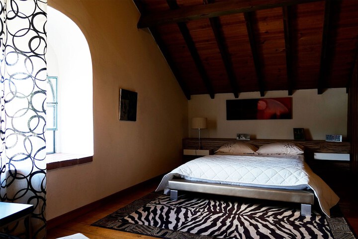 Room 12 of 34