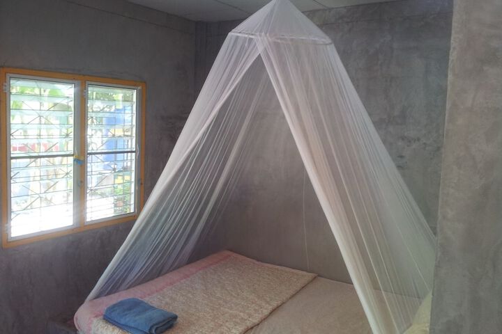 Room 3 of 16