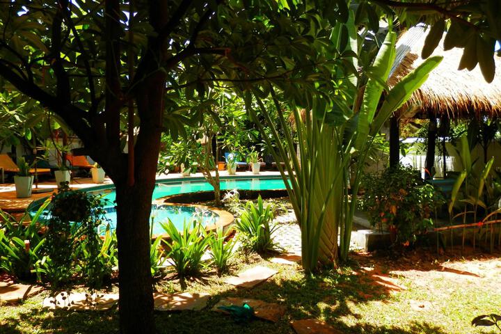 Pool 10 of 106