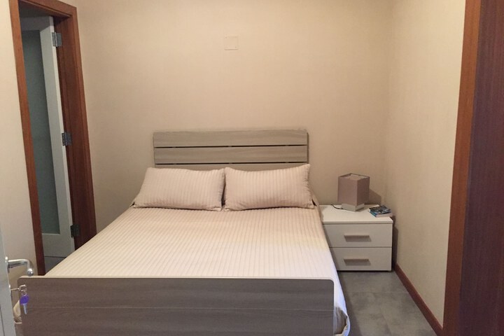 Room 4 of 20