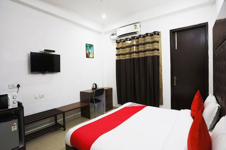 Room 18 of 30