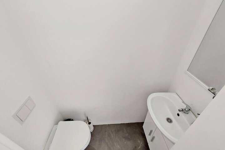 Room 36 of 43