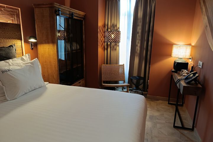 Room 13 of 22