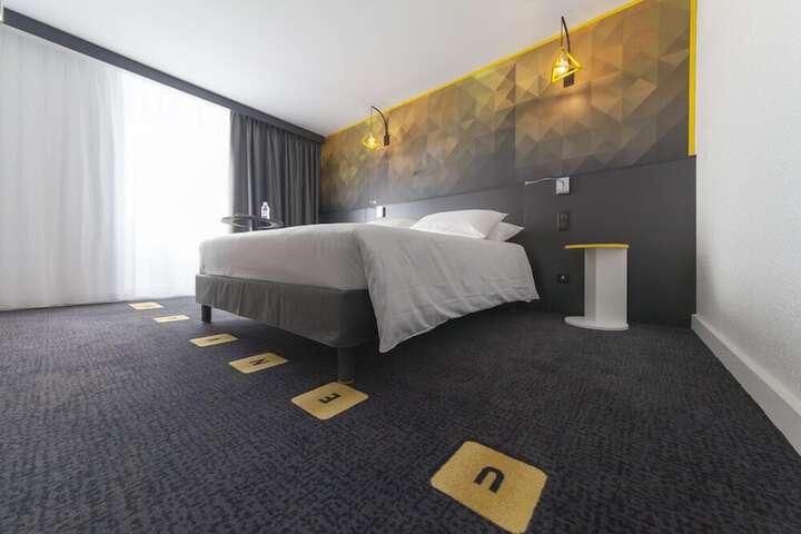 Room 8 of 52