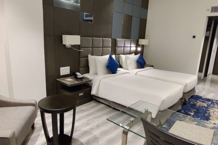 Room 11 of 74