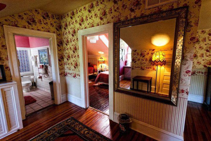 Room 11 of 35