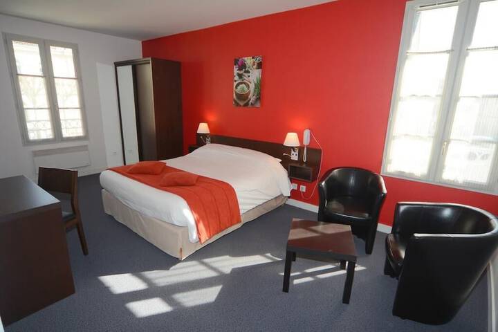 Room 4 of 37