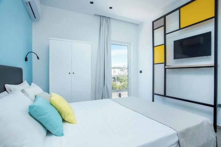 Room 12 of 44