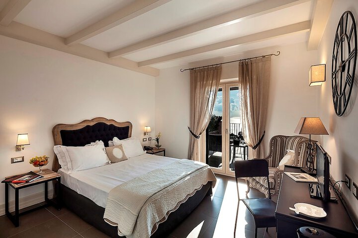Room 12 of 89