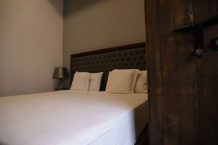 Room 9 of 31