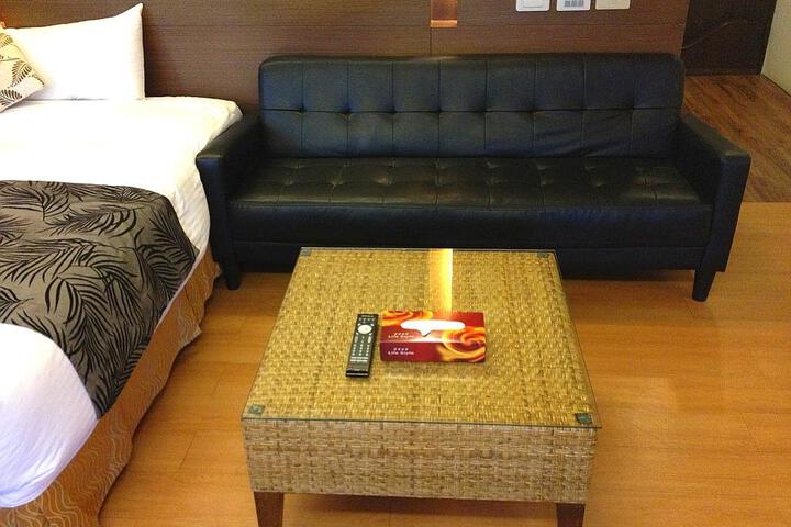 Room 3 of 6