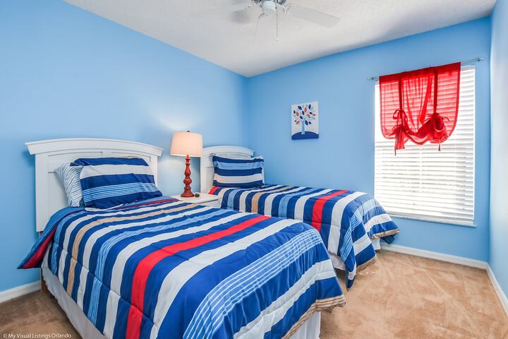 Room 6 of 38