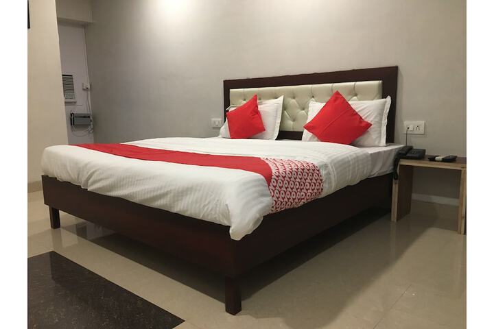 Room 10 of 13