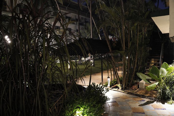 Hotel Exterior 97 of 116