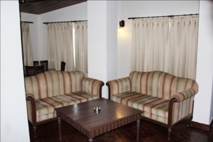 Room 32 of 64