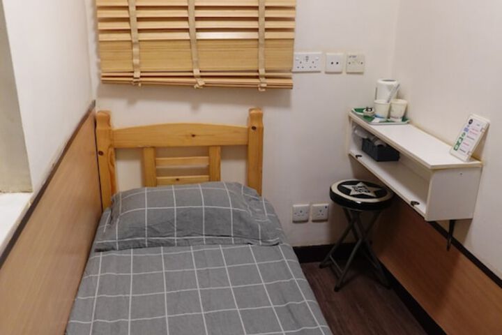 Room 5 of 31