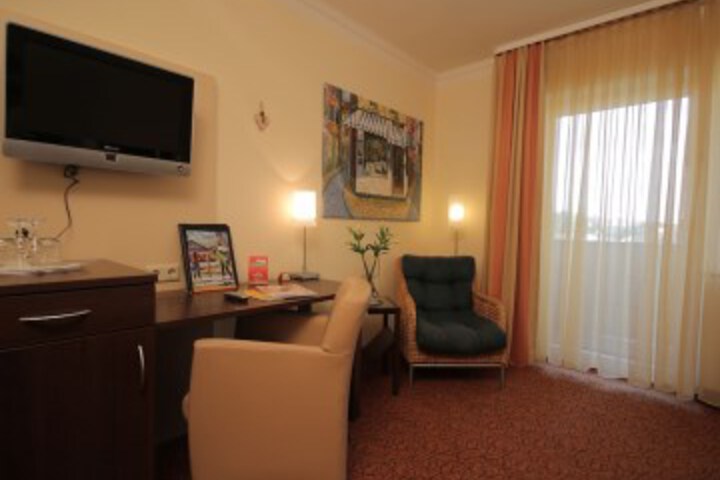 Room 9 of 25