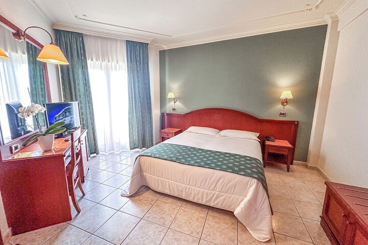 Room 14 of 41