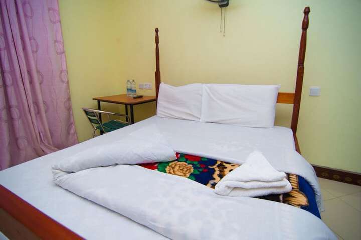Room 12 of 62
