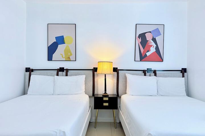 Room 7 of 65