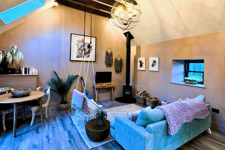 Lounge 193 of 250