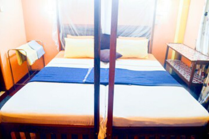 Room 6 of 7