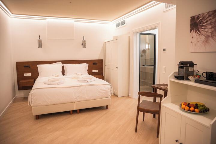 Room 108 of 182
