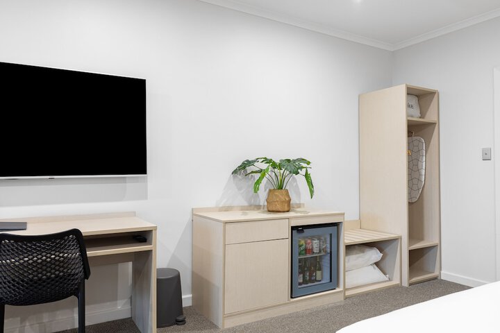 Room 35 of 63