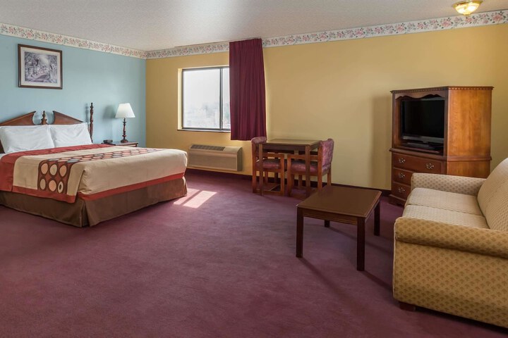 1 King Bed Studio Suite (6 of 6)