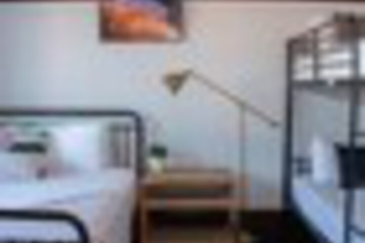 Room 14 of 192