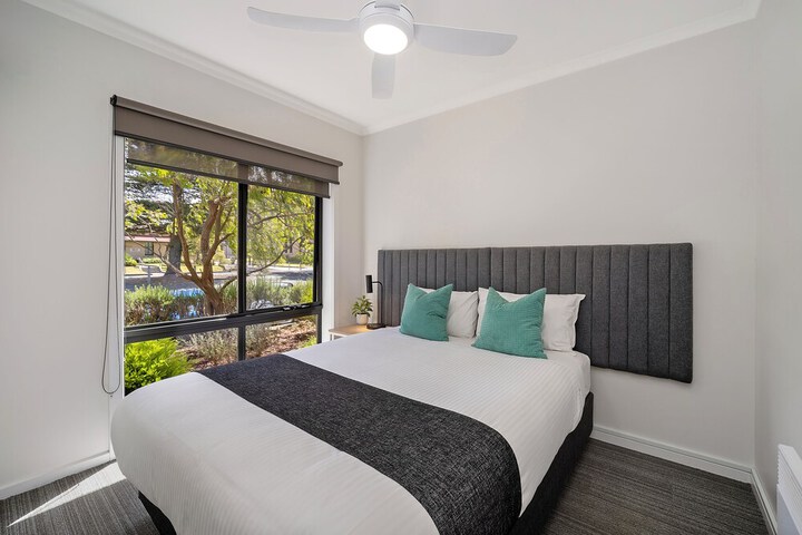 Room 6 of 34